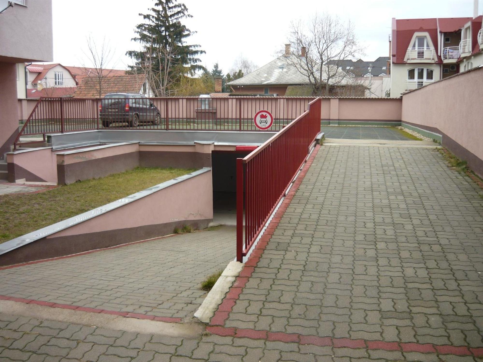 Lux Apartmanok Hajduszoboszlo Exterior foto