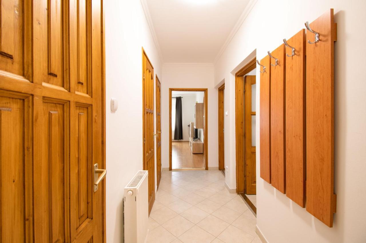 Lux Apartmanok Hajduszoboszlo Exterior foto